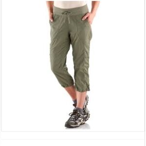 The North Face Aphrodite Capri Women's pants, Size S in army green